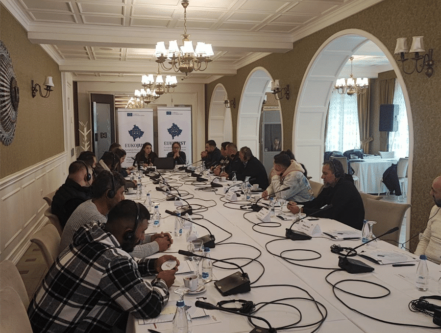 Pejë: Sesion informativ ligjor me komunitetin Rom për Qasjen në Drejtësi
