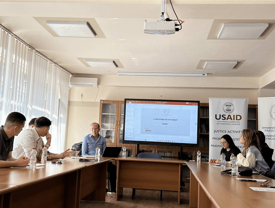 Ligjëratë për studentët e Fakultetit Juridik të Universitetit të Prishtinës